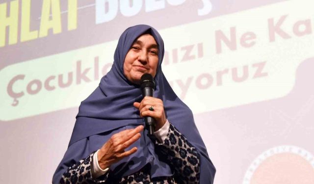 Yazar Saliha Erdim, Ahlat’ta söyleşide bulundu