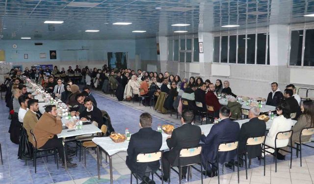 Yeni atanan öğretmenler yemekte buluştu