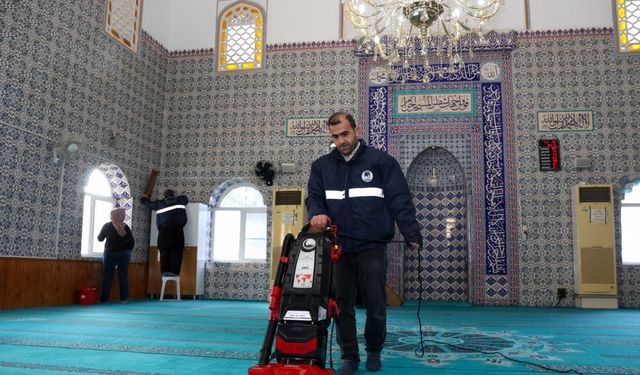 Yunusemre’de ibadethaneler Ramazan’a hazır