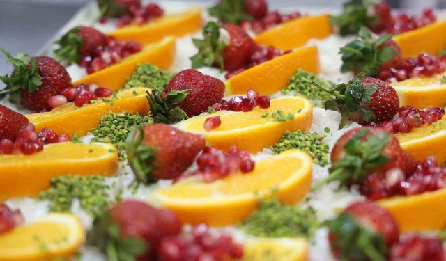 Osmanlı’dan günümüze Ramazan sofralarının en renkli tatlısı: Güllaç