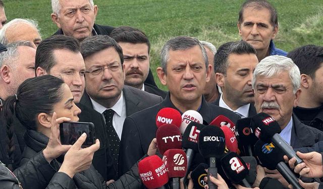CHP Genel Başkanı Özgür Özel, İmamoğlu’nu cezaevinde ziyaret etti