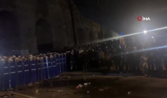 Saraçhane’den Taksim’e izinsiz yürümek isteyen gruba polis müdahale etti