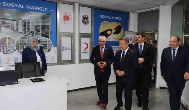 Adana’da Kızılay destekli Sosyal Market hizmete girdi