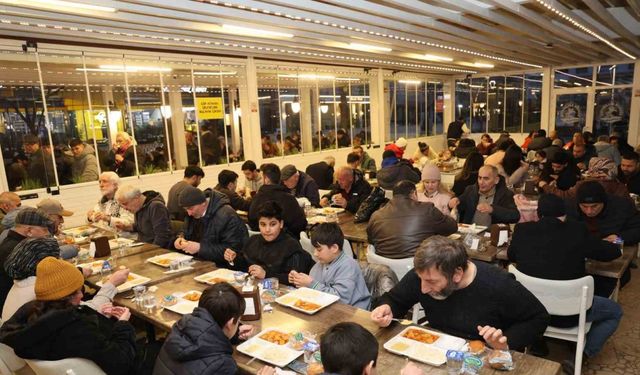 Atakum’da kurulan ilk iftar sofrasına yoğun ilgi