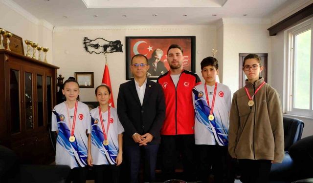 Başkan Doğanca başarılı sporcuları ağırladı