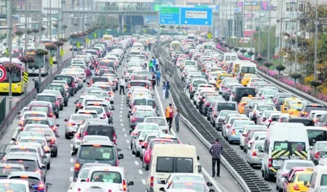 İstanbul’da bayram tatilinde trafik yoğunluğu yüzde 80’e ulaştı