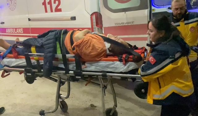 Karnavaldan dönen vatandaşları taşıyan otobüs yan yattı: 23 yaralı