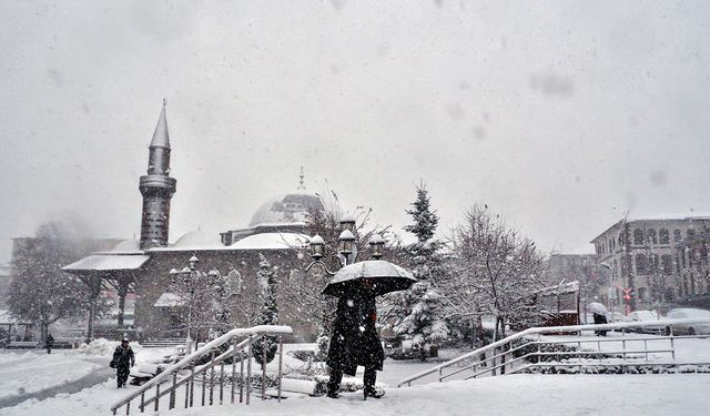 Bitlis’te eğitime kar engeli