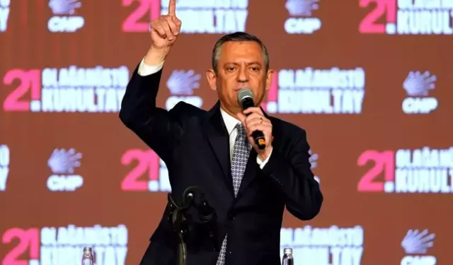 21. Olağanüstü Kurultayında Özgür Özel Yeniden CHP Genel Başkanı Seçildi