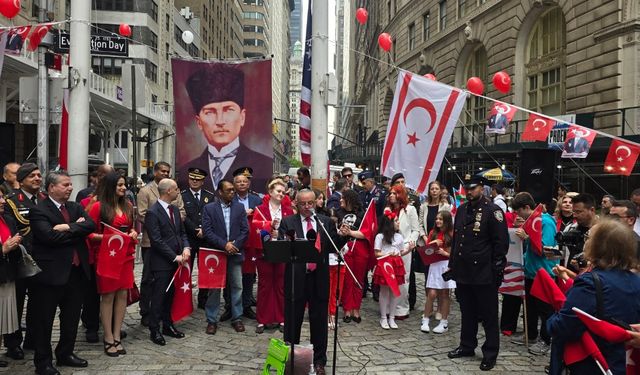 ABD’de Türk bayrağı göndere çekildi