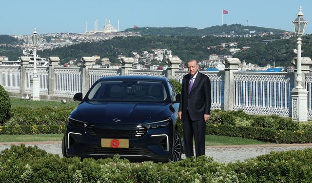 Cumhurbaşkanı Erdoğan, Togg’un yeni modeli T10F’yi test etti
