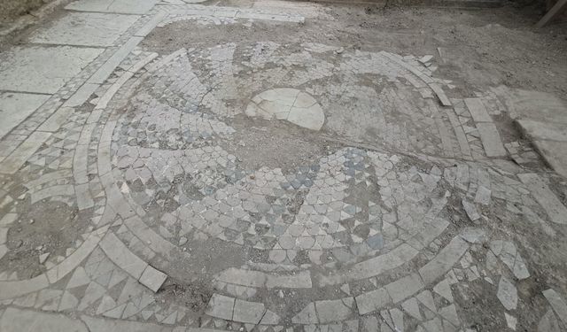 Kazmayı vurdukça tarih çıkıyor