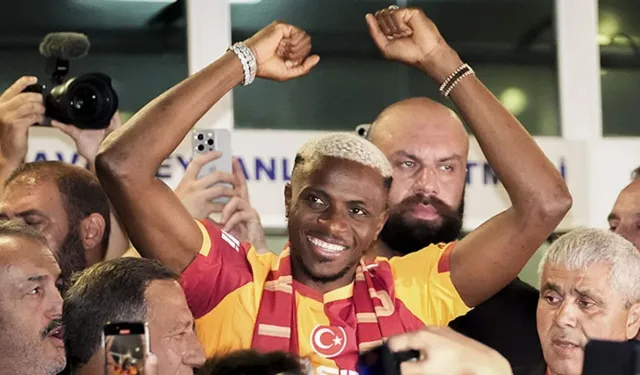 Victor Osimhen, İstanbul’a geldi