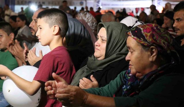 26 yıl geçti, acı hala taze: Depremde hayatını kaybedenler Sakarya’da anıldı