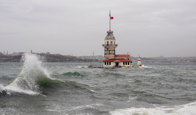 AKOM’DAN KUVVETLİ FIRTINA UYARISI