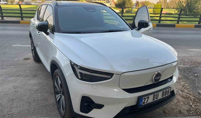 Bayiden alınan Volvo marka sıfır elektrikli araç kusurlu çıktı