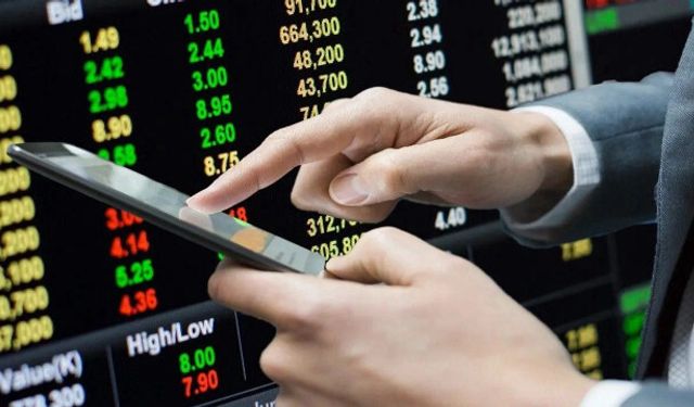 BIST 100 Rekor Eşiğinde: 11 Bin Barajı Aşıldı, Gözler Faiz ve Bilançolarda