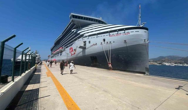 Bodrum’a 2 bin 577 yolcu getirdi