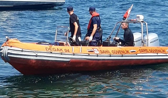 Büyükada sahilde erkek cesedi bulundu