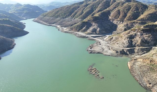 Son 65 yılın en kurak yılını yaşayan Hatay’da kentin içme suyunu karşılayan barajın su seviyesi yüzde 18’e düştü