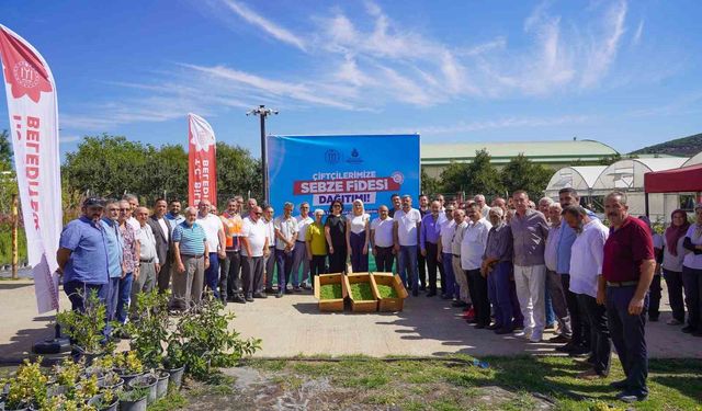 77 bin 400 fide toprakla buluşmak üzere çiftçilere dağıtıldı