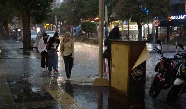 Burdur’da sağanak yağış