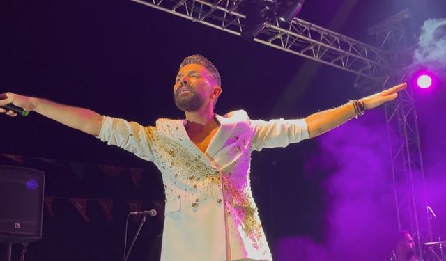 Milyonluk ücreti elinin tersiyle itti: Mehmet Çevik Gemlik’te memleketi için ücretsiz sahne aldı