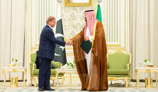 Pakistan Başbakanı Şerif, Suudi Arabistan’da