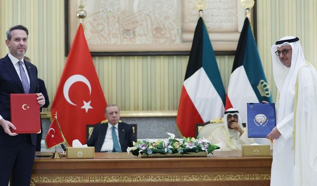 Bakan Bayraktar: '(Kuveyt ile) Enerji sektöründe ortak projeler geliştirmeyi hedefliyoruz'