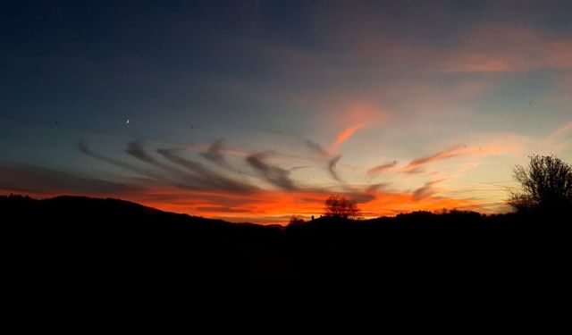 Bolu’da gün batımı kartpostallık görüntüler oluşturdu