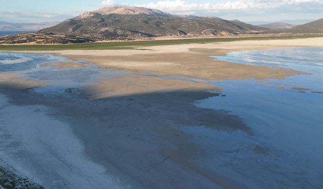 Buzul çağından bu yana Eğirdir Gölü ilk kez ikiye bölündü