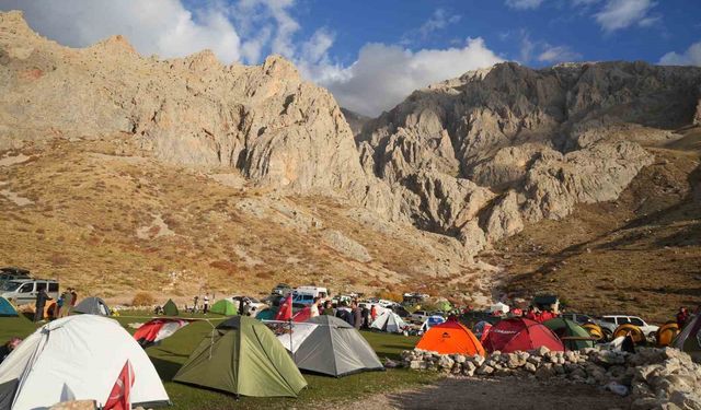 Cumhuriyet’in 102. yılında dağcılar, Emler Zirvesi’nde buluşacak