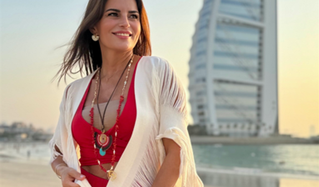 Ece Vahapoğlu, Dubai’de Dolunay Seremonisi ve Yoga Yaptırdı