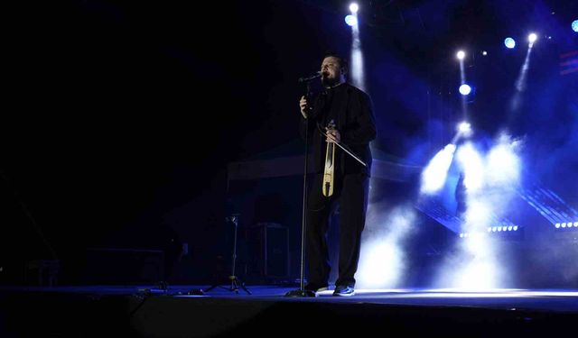 Ekin Uzunlar, Niğde’de unutulmaz bir konser verdi