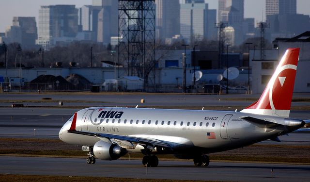 Hükümetin kapalı kaldığı ABD'de havacılık sektöründeki yaklaşık 60 bin çalışanın maaşı ödenemedi
