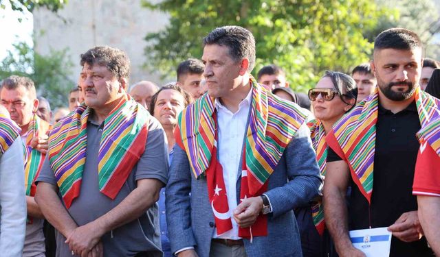 İsmet Atlı Karakucak Güreşleri, şampiyonlar kortejiyle başladı