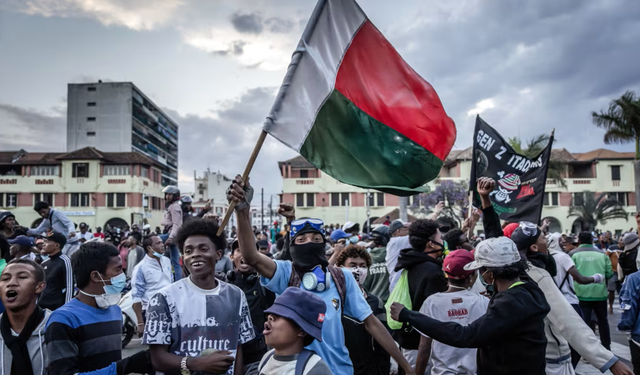 Madagaskar’da Z Kuşağı Ayaklandı, Ordu İktidarı Ele Geçirdi: Rajoelina Sürgünde
