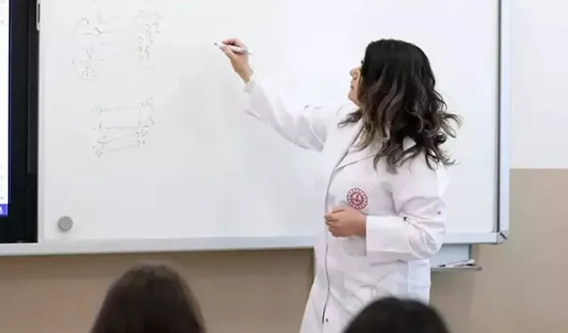 MEB duyurdu! 15 bin öğretmen atamasına ilişkin tercih ve atama kılavuzu yayımlandı