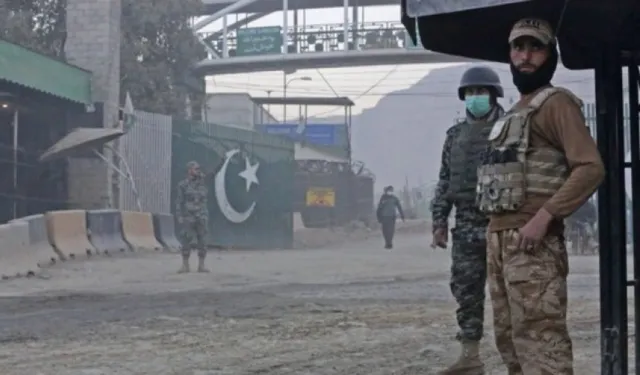 Pakistan-Afganistan sınırında şiddetli çatışma