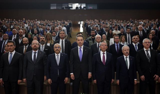 Bakan Bayraktar: "Enerjide bağımsız bir Türkiye hedefinde en önemli görev enerji uzmanlarına düşüyor"