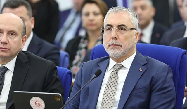 Bakan Işıkhan: "Asgari ücrette herkesin mutabık kaldığı bir tutarda uzlaşılacağını ümit ediyoruz"