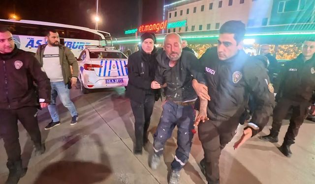 "Gözüm görmüyor neredeyim ben?" dedi, gözünü karakolda açtı