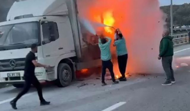 Kuzey Marmara Otoyolu’nda kamyon alev alev yandı
