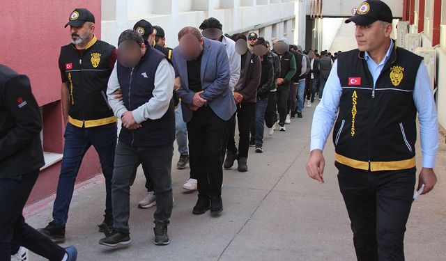 Müteahhitleri 19 milyon lira dolandıran şebeke çökertildi: 23 ilde dev operasyon