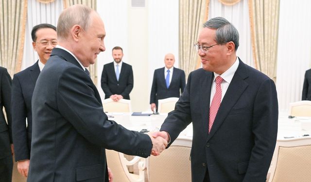 Putin, Çin Başbakanı Li ile bir araya geldi