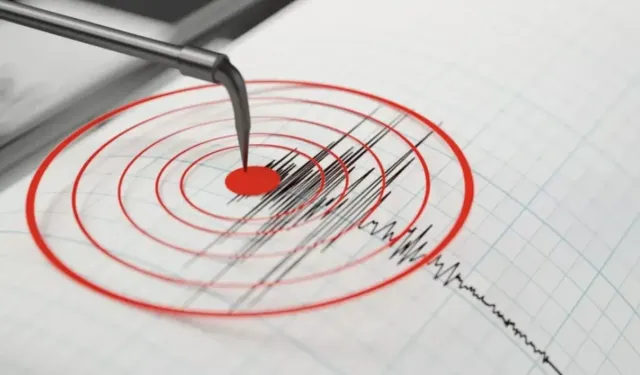 Sındırgı’da deprem paniği