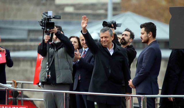 CHP Genel Başkanı Özel: "Asgari ücret veren için 29, alan için 39 bin lira olmalı"