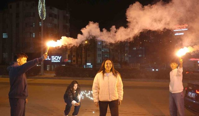 Dünya şampiyonu Asuman’a memleketinde coşkulu karşılama