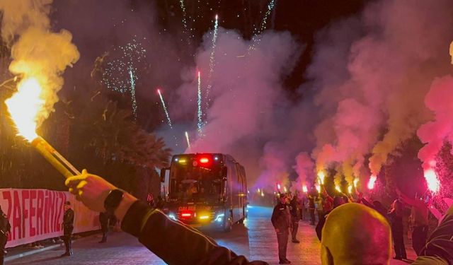 Galatasaray, Antalya’da Şampiyonlar Ligi müziğiyle karşılandı