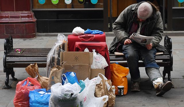 İngiltere’de 380 binden fazla kişi evsiz